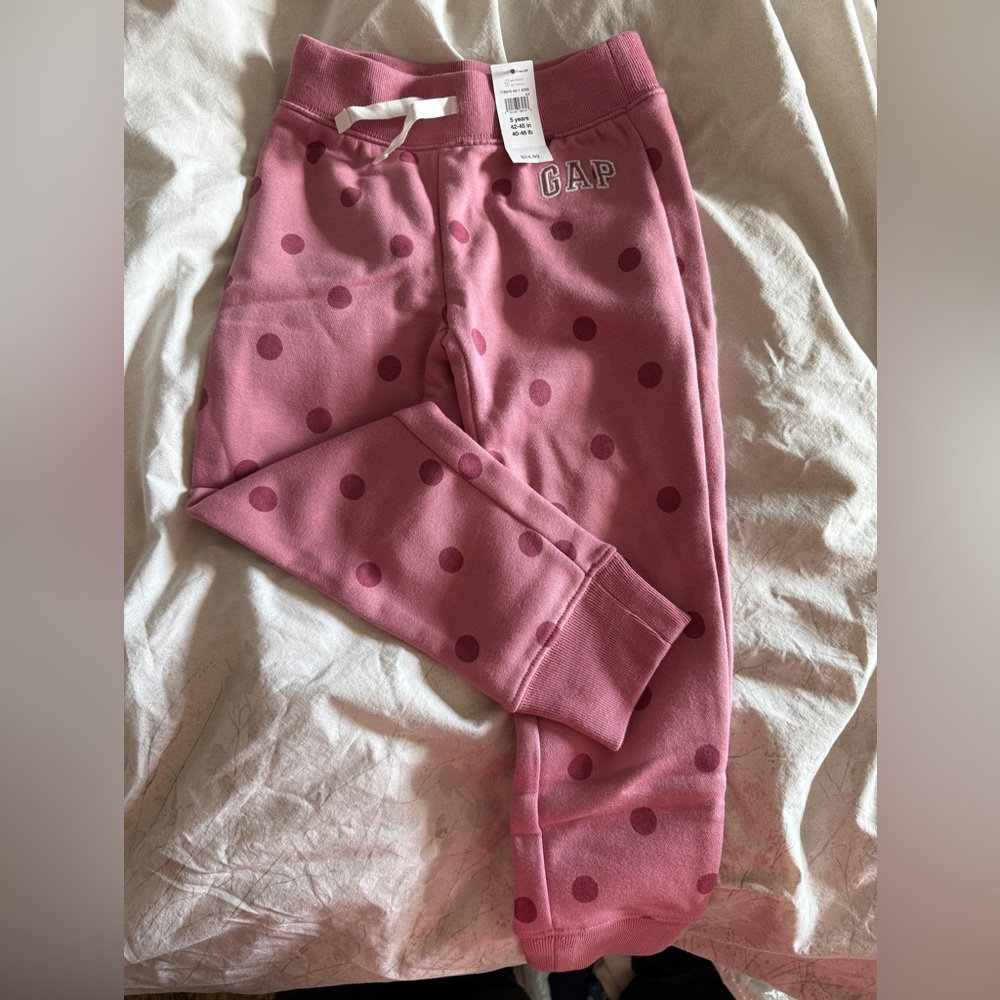 NWT New with Tags Gap pink polka dots girls sweatpants joggers size 5